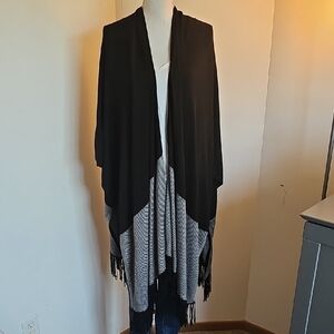 White House Black Market Black and Cream Ruana